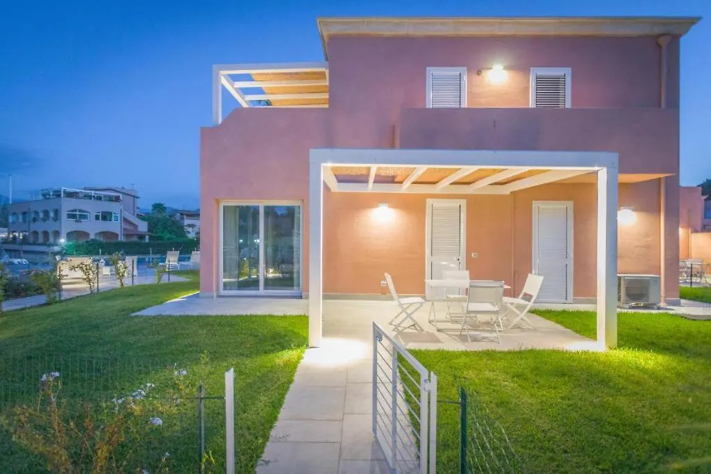 Appartamento Tramontana Portorosa - Residence Delfino Furnari Apartment